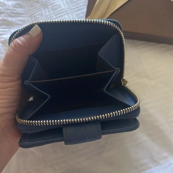 Authentic Gucci compact wallet - Picture 5 of 8